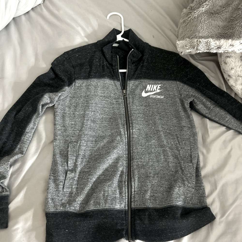 women’s nike jacket